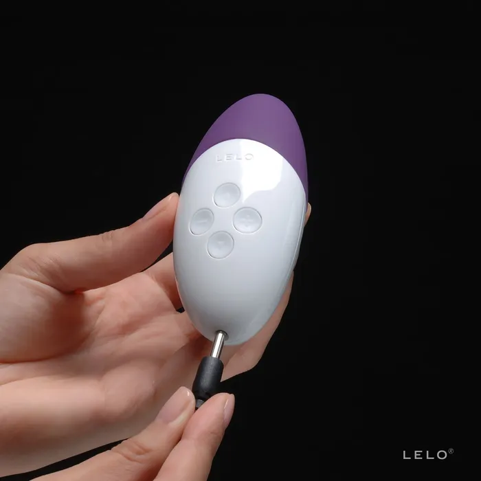 LELO Siri Purple LELO Vibrators